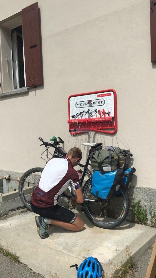 Sust Lodge Am Gotthard Hospental Εξωτερικό φωτογραφία
